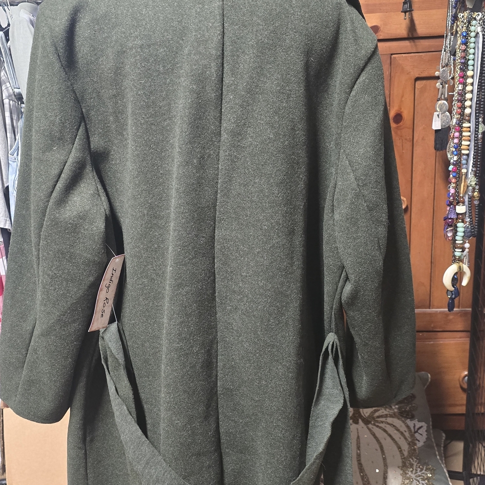 Light Weight Hunter Green Trench With Belt - Picture 6 of 7